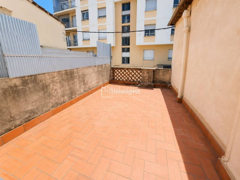 Foto e34d6214-345a-44f7-a3f0-c77131f554d7. Casa adossada amb aparcament a Veïnat Salt