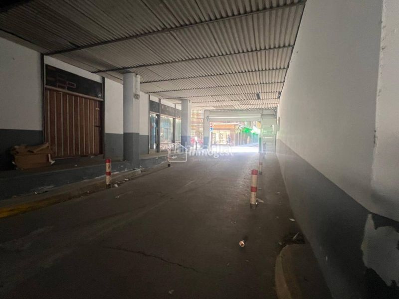 Foto 28d691e5-65da-4839-ad5d-f2dfcd81394c. Aparcament cotxe a Centre Salt