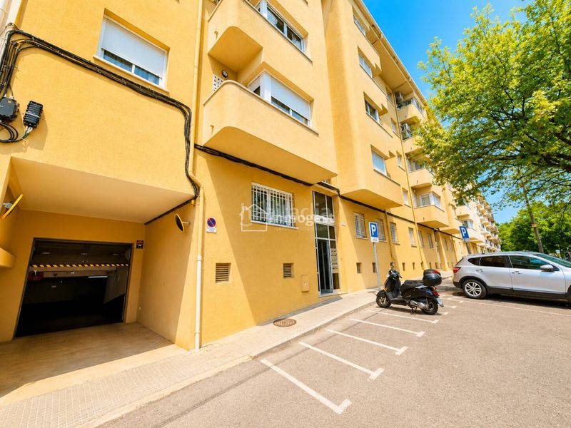 Foto ca196788-8653-4690-8160-0f94499dbb34. Alquiler parking coche plazas de parking en alquiler , zona taialà germà sabat en Girona
