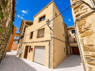 Casa  Plaza esglesia. Excelente oportunidad  de comprar casa en el centro de bordils!