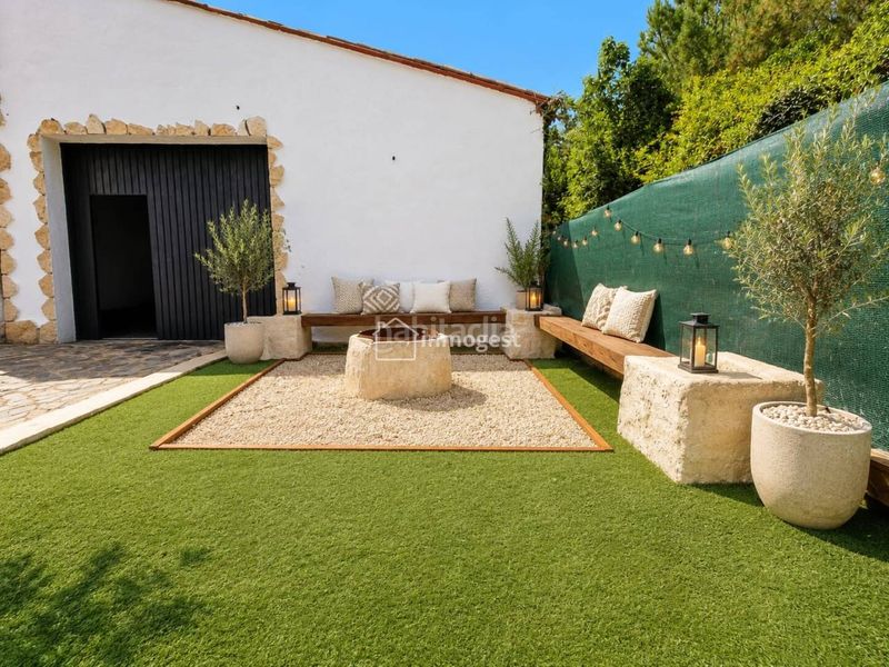 Foto f322812d-b0a7-419c-8719-830c2aa9f8a4. Casa amb calefacció aparcament piscina a Sarrià de Ter