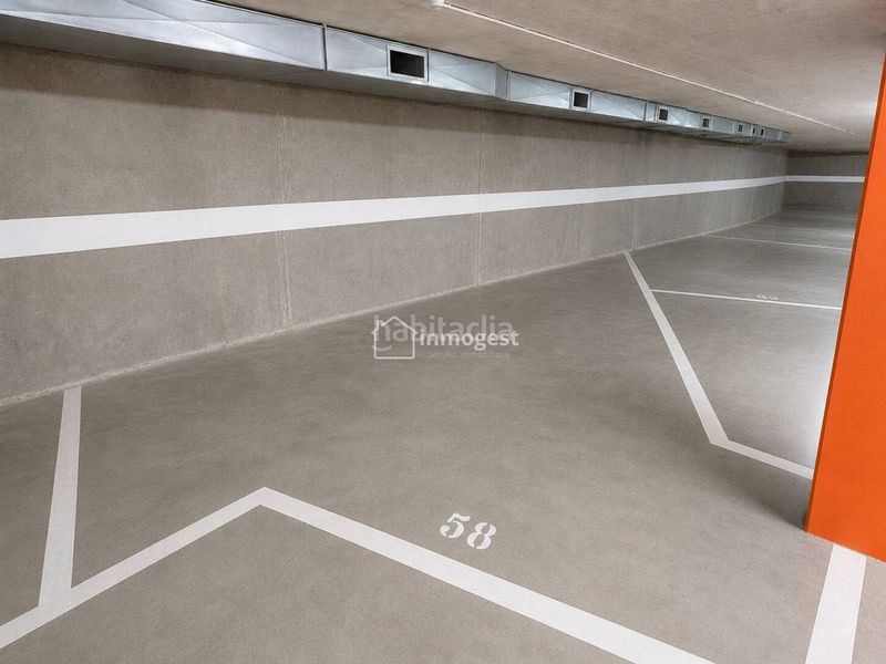 Foto 440e4bd6-94b3-466a-88a6-55e0c495d43d. Aparcament cotxe a Eixample Sud-Migdia Girona