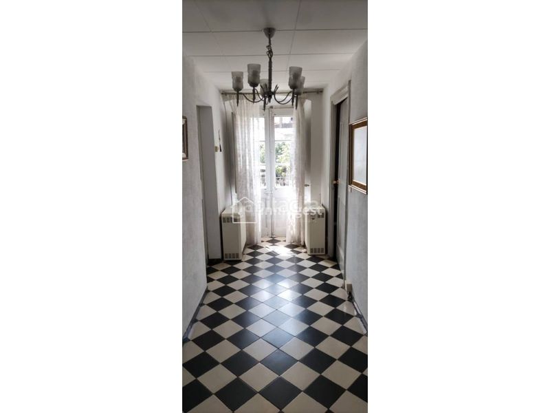 Foto 5f559918-707b-40e3-96f3-793325da07ab. Pis a Anglès