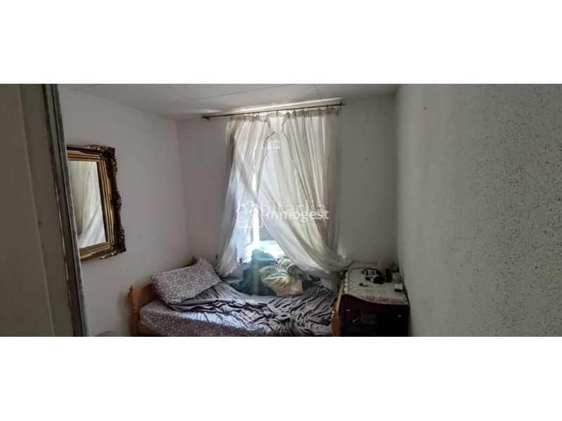 Foto b55252c8-5369-4443-8cf0-eb3fb8d78bff. Pis a Anglès