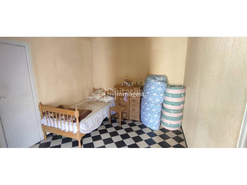 Foto f760c3e1-91f8-4182-9178-66d2c43f683b. Pis a Anglès