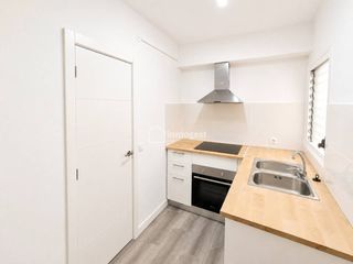 Flat  Calle comerç. Piso reformado en flaça!!!!