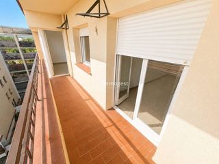 Flat  Calle teixidores. Piso en venta en zona veïnat en salt!!