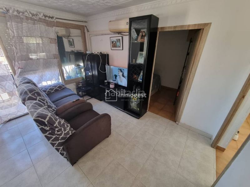 Foto bfbd42c1-ea81-4002-95c3-6ad313d9ae1d. Pis a Vila - roja Girona