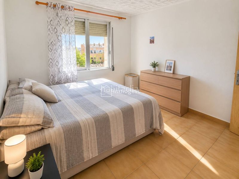Foto c2b134e0-4ba3-48d4-b380-1877fc70783f. Pis a Vila - roja Girona