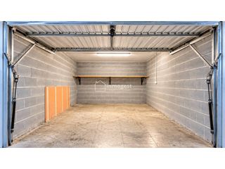 Rent Car parking  Calle angel guimera. Parking cerrado en alquiler en salt !!! calle angel guimera