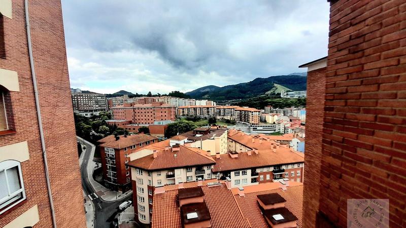 Foto cb3d68f3-4dc0-4f7d-9d2b-caa19b454eaf. Piso  en Solokoetxe Bilbao