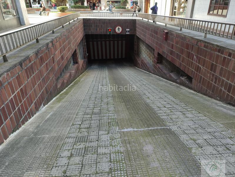 Foto b59c2225-99d7-4fed-8fe0-969721a2bf24. Parking voiture dans Santutxu-Basarrate Bilbao