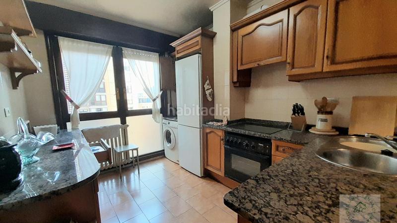 Foto 64ef4756-762d-4da8-a07b-8ecd5a642b2e. Pis amb calefacció aparcament a Solokoetxe Bilbao