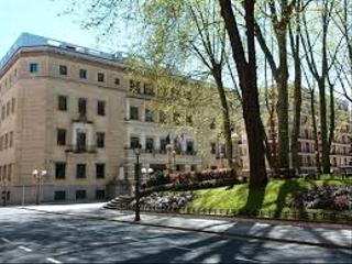 Pis a Plaza Circular. Fantastica ubicacion  piso  de  unos 140 m2  exterior con balcon