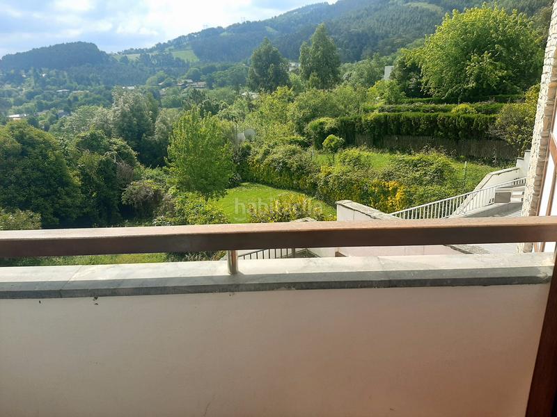 Foto 3267f960-ecf1-43b6-9582-bd120637ed62. Chalet  adosado impecable prox. bus y club con jardin privado vistas despejadas txoko garaje en Mungia