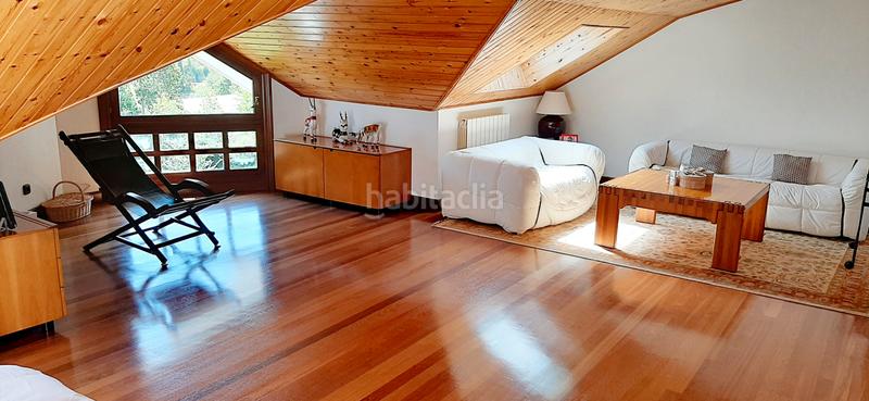 Foto b1e9bdfd-39e2-47ce-860f-70165ea8ce0e. Chalet  adosado impecable prox. bus y club con jardin privado vistas despejadas txoko garaje en Mungia