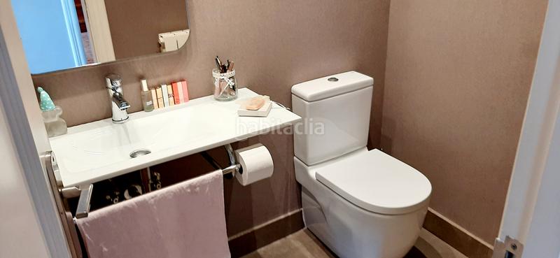 Foto b67d7e53-7401-4283-8d67-763023fe0199. Chalet  adosado impecable prox. bus y club con jardin privado vistas despejadas txoko garaje en Mungia