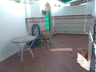 Casa adossada a Las Canteras. Estupendo adosado en las canteras.