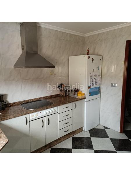 Foto e55f443b-f5ab-43be-8c4d-f4d038966aa5. Piso se vende piso en cadiz , zona barriada de la paz en Cádiz