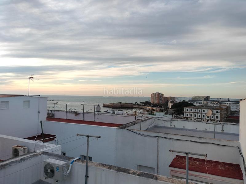 Foto 5135e3d4-f2f4-41a9-bbdd-105b67f3737c. Piso se vende piso en cadiz , zona playa de la caleta en Cádiz