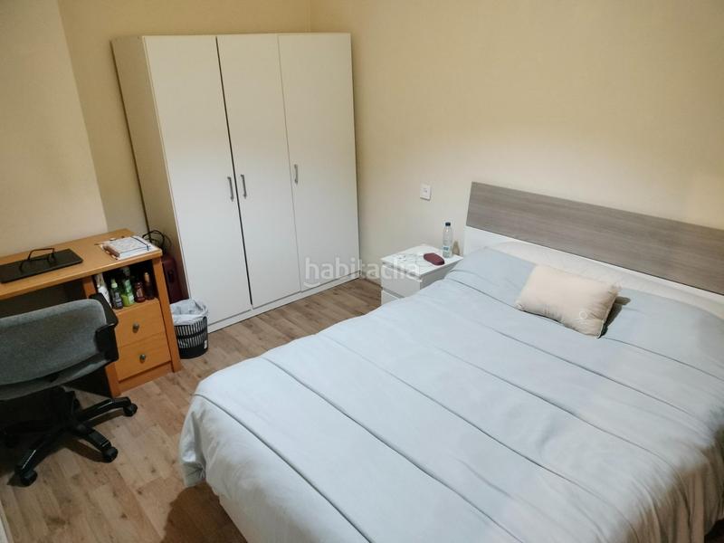 Foto f13da8df-bf96-402c-a2c7-3e8b4074b2a1. Piso se vende piso en cadiz , zona playa de la caleta en Cádiz