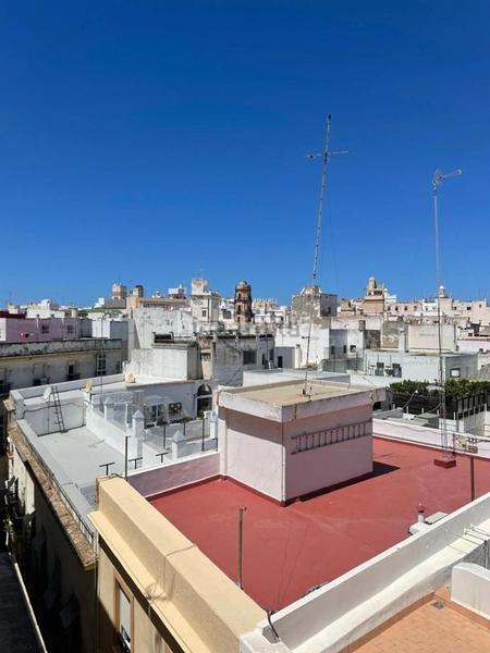 Foto 93bfef7f-d49e-47b3-959f-e912637509a9. Piso se vende piso en cadiz zona plaza san agustin en Cádiz