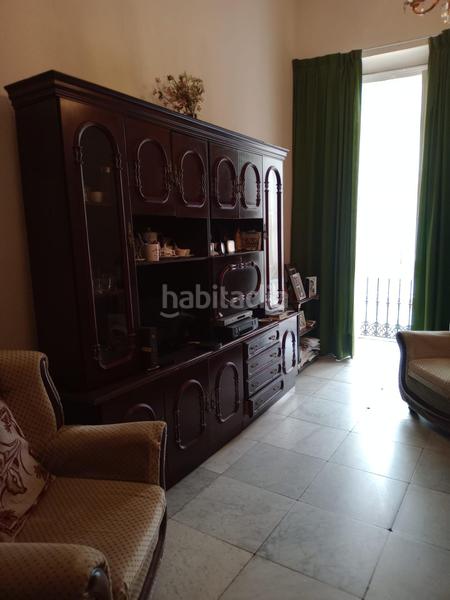 Foto 8c42d142-cb18-48cf-a75c-f094d56e2994. Piso se vende amplio piso en cadiz zona centro ancha en Cádiz