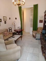 Piso en Centro Histórico. Se vende amplio piso en cadiz  zona centro ancha