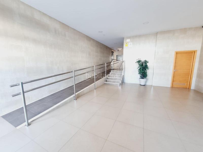 Foto b2df1f71-9cbd-4aae-bd19-514ebb2e196b. Piso amplio piso frontal a la bahía en astilleros - la paz - loreto - el corte inglés Cádiz