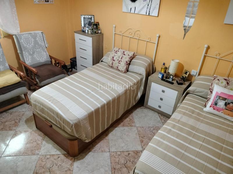 Foto 5cfc0535-27c9-45c4-a9d7-26a458be0e64. Alquiler piso se alquila piso en cadiz , zona caleta viña , para temporada escolar en Cádiz