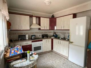 Casa in Centro. Casa en una sola planta con azotea propia en el centro.