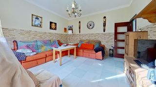 Haus in Centro. Casa en venta de 121 m2 con patio, azotea y vistas a la bahía