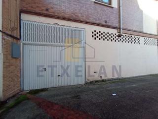 Aparcament cotxe a Berriz. Local en berriz