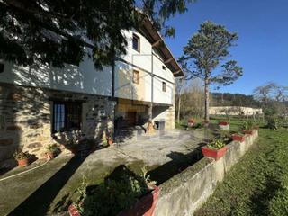 Masia a Abadiño. Precioso caserío unifamiliar en muntsaratz con vistas espectacul