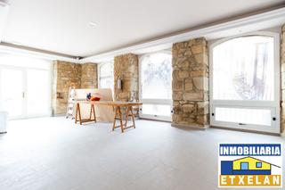 Rent Business premise in Elorrio. Local comercial en herriko plaza de elorrio
