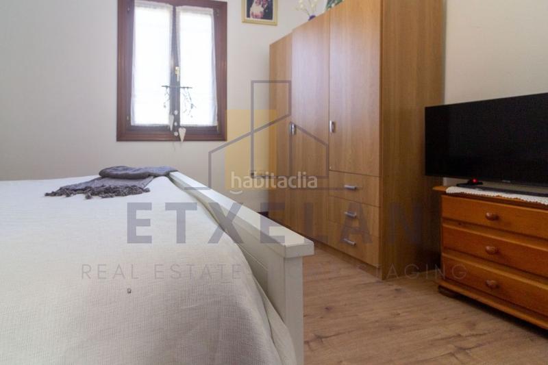 Foto 01fe1fea-c794-4364-9dde-6782528260f9. Flat with heating in Markina - Xemein