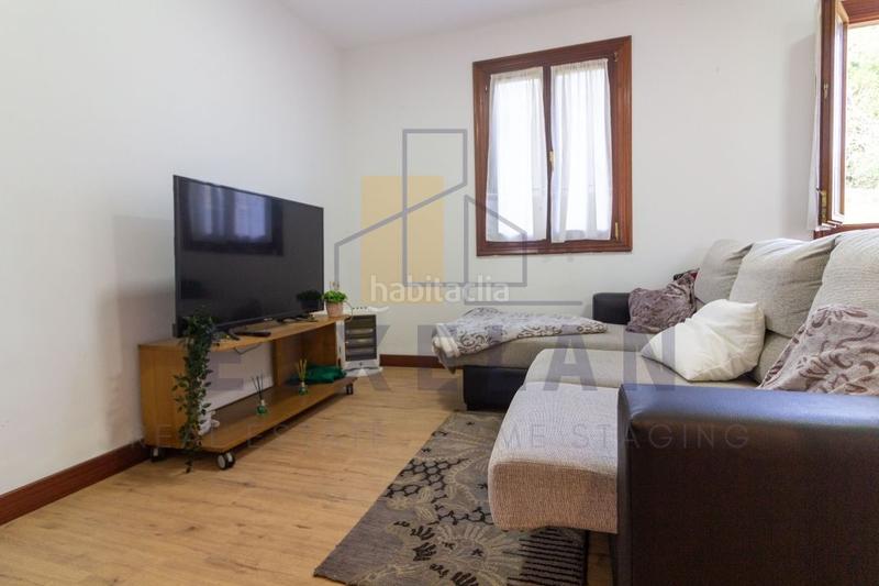 Foto 8ac94a48-87b3-48cb-bf49-ef14ac0a566c. Flat with heating in Markina - Xemein