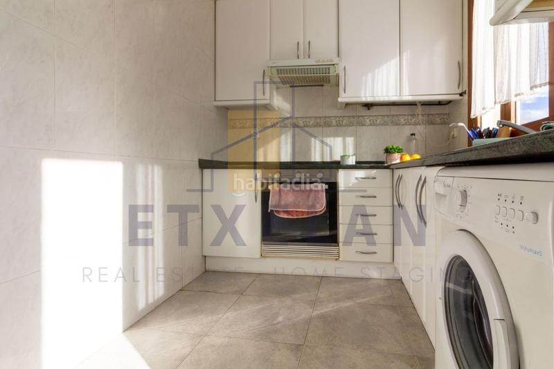 Foto f44a4e0e-cffa-4de8-8455-a790f47aa3ac. Flat with heating in Markina - Xemein