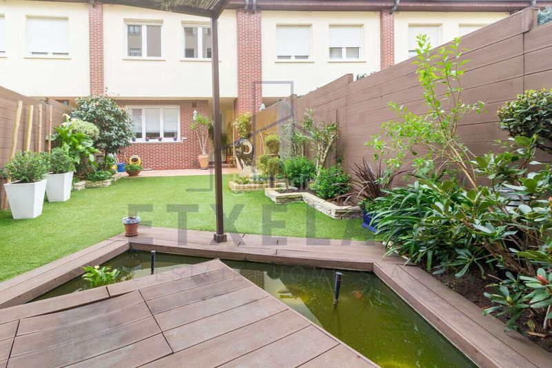 Foto 8c90256c-1228-4b93-b423-032a6165dd89. Casa amb calefacció aparcament a Igorre