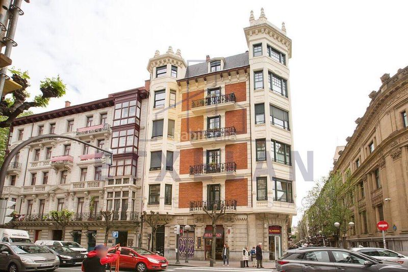 Foto a70a0c17-db9b-4b1f-9a8b-4320f6e9c32e. Pis amb calefacció a Albia Bilbao