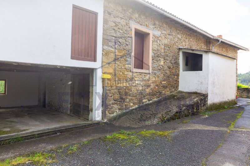 Foto 5adeebac-57e2-4a2f-bc3a-fb5249f66424. Masia amb calefacció a Mallabia