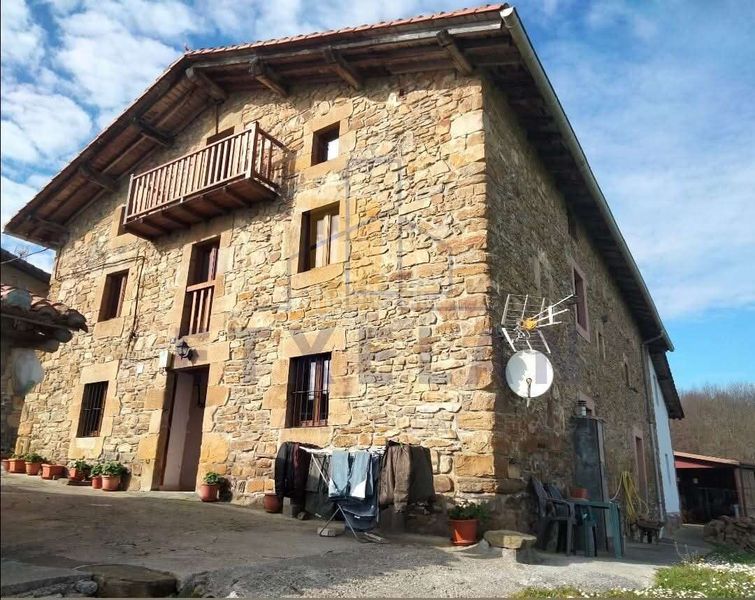 Foto df40e533-ec1f-4b51-bd00-a3ffe7edc6a6. Masia amb calefacció a Mallabia