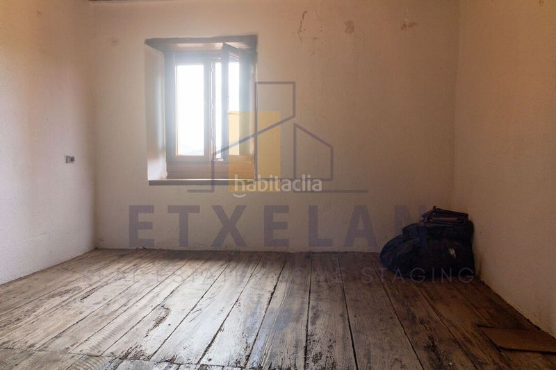 Foto f0e39c25-1390-456f-9e88-7c2be00db92b. Masia amb calefacció a Mallabia
