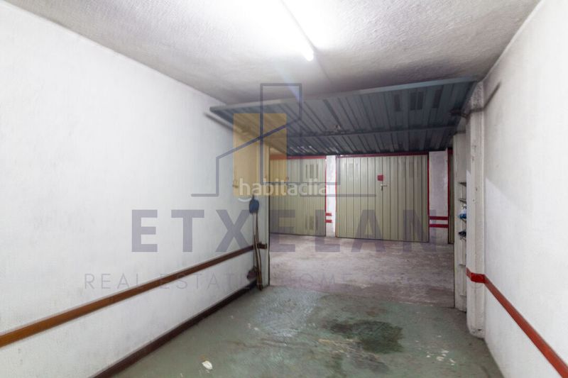 Foto a62c4488-da17-4077-afcc-d745e09a0852. Aparcament cotxe a Berriz