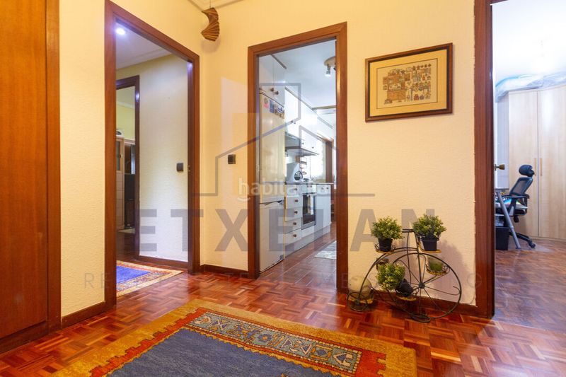 Foto 0b70eedb-946e-4588-abf3-fe941edbc43e. Flat with heating parking in Berriz