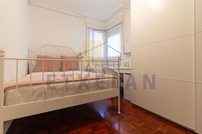 Foto b12ce27d-f1e7-4546-aa85-62dd2c8ce449. Flat with heating parking in Berriz