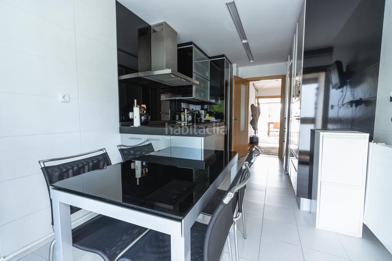 Foto 5e82a44b-f445-475e-b66f-97776a9a9e3f. Location appartement avec chauffage parking piscine dans Donostia - San Sebastián