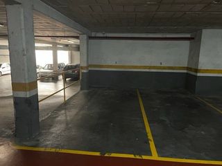 Miete Autoparkplatz in Carrer del gasòmetre 32. Centro ciudad