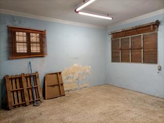 Local Comercial a Carrer de tortosa 18. Local en torreforta de 95 m2