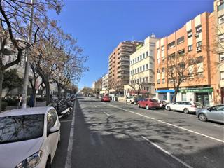 Parking coche en Asdrúbal - Bahía Blanca. Plaza garaje para coche mediano o pequeño